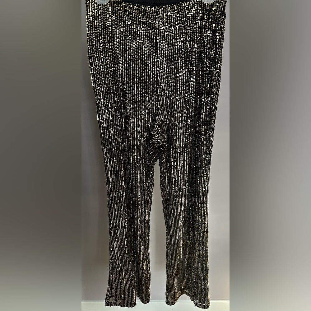 NO BRAND SHOWN size MEDIUM BLACK Pants with GOLD sequins.